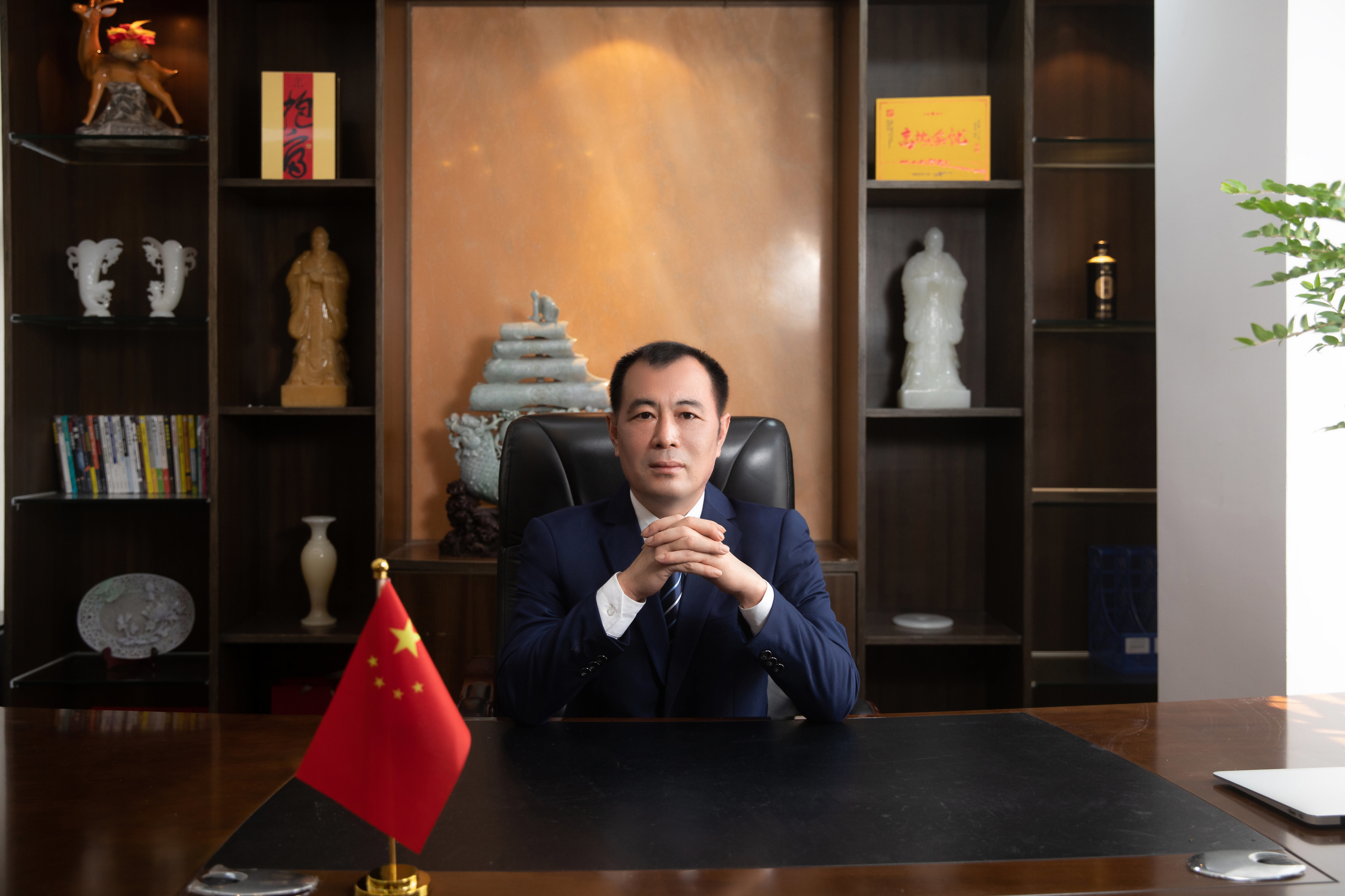 廣州福種珠寶有限公司董事(shì)長(cháng)梁運柱
